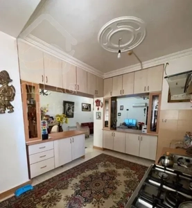 فروش آپارتمان ۱۳۰ متری ۳ خوابه در بازار