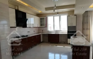 ۲۷۰ متر ۴خواب ۲پارکینگ جردن ولیعصر ورودی از لابی