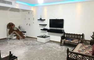 آپارتمان پونک (شاهین شمالی) ، ۷۰متر