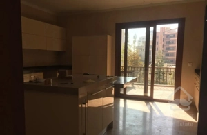 ۲۴۰ متر فرمانیه با تراس