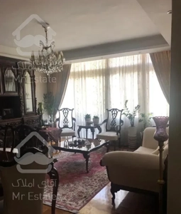 108متر آپارتمان دوخوابه قدیمی فول امکانات گاندی