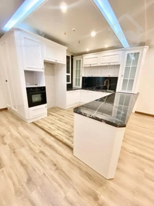 ۹۳ متر نوساز خوش نقشه روبه افتاب