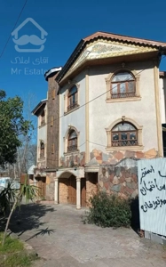 ویلایی ۵۰۰ متری استخردار با مغازه توریستی پاسداران