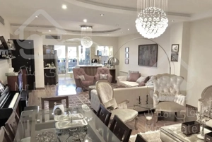 ۱۱۵متر / شیک /۴ ساله * چهارباغ شرقی*