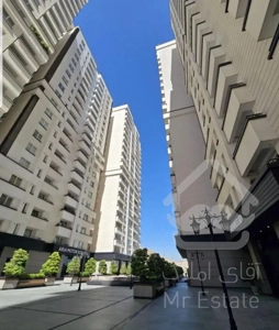 برج سفید ۱۰۶ متر استخر و سونا شخصی ساز دریاچه