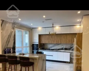 ۱۳۵ متر ۳ خواب گاندی خ ۶