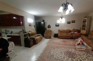 107متر/میدان ولیعصر/دارای پارکینگ و آسانسور