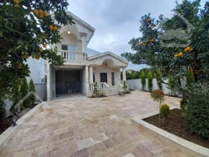 خانه ویلایی ۳۰۰ متری