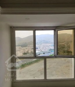 شهرک چشمه 120متر 2خواب طبقه آخر برج ویو دار