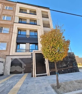 آپارتمان نوساز ۱۳۰ متر حومه تهران