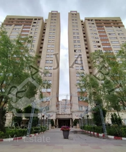برج آسمان دریاچه 110 متر خوش نقشه و شیک