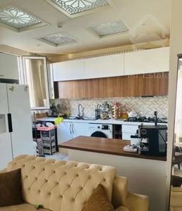 ۸۵ متر فول امکانات بسیار خوش نقش