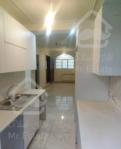 آپارتمان تکواحدی همکف  با حیاط اختصاصی