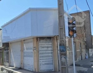 ۹۴متر کلنگی بر چهار راه با مغازه