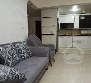 آپارتمان مبله با پارکینگ  تمیز و شیک