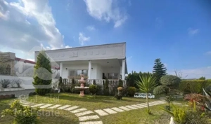 ویلا باغ شهرکی ۸۰۰متری با فضای سرسبز دلنشین