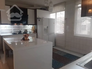 ۹۵ متر تاپ لوکیشن