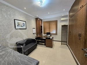 90متر سعادت آباد*ساختمان اداری و پزشکی * تابلوخور