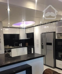 روبه روی پارک ملت ۱۴۰ متر سه خواب