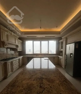 الهیه آپارتمان ۲۸۰ متر طبقات بالا