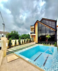 ویلاباغ 300متری مدرنیته استخر دار/شهرک برند