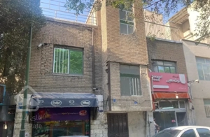 یک خانه مستقل صد متری