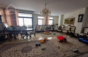 اپارتمان ۱۴۵ متری طبقه اول تک واحد پلاک سوم خ حمزه