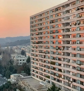 آپارتمان ۱۳۰ متر دوخوابه  باز سازی شده