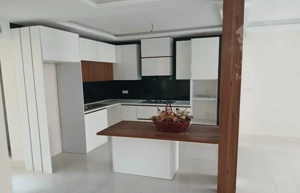 ۱۰۶ متر/دو خواب/پارکینگ/ تک واحدی