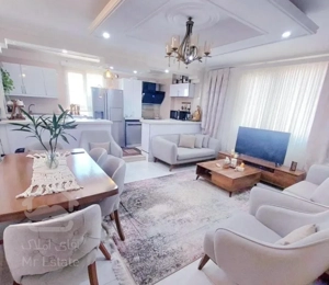 ۷۰متر/فول‌امکانات/غرق‌نور/گذر‌پهن/جنب‌مترو