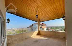 رهن ۳۰۰ متر ویلا تریبلکس با چشم انداز کوه و جنگل