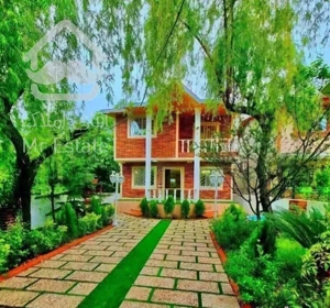 ویلا ۳۰۰ متری جنگلی سنددار در منطقه آپادانا