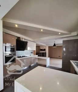 گلسنگ. ٢٠٠ متر. فول مشاعات.