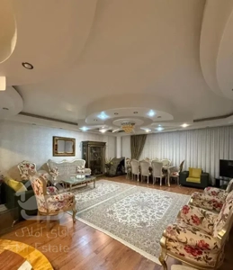 ۱۵۰ مــتری /سه خـوابه /کـوثر زیـر صـارمی/طـبقه اول