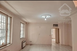 80متر دو خوابه سالن پرده خور رو ب آفتاب