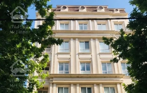 ۱۳۰متر*نوساز*سه پارکینگ سندی