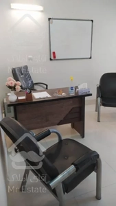 پاسداران اداری 83 متر بر خیابان اکازیون