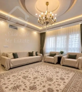 ۱۳۰ متر / ۳ خواب ۲ پارکینگ سندی