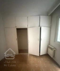 ۹۰ و ۹۸متر شمال کاخ