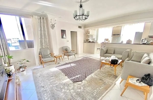 آپارتمان ۸۰متری۲خواب فول امکانات تخلیه رو به آفتاب