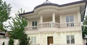 /ویلای زمین 320متر بنا 170متر نزدیک به شهر/