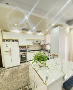 ۸۷متر/فول امکانات/۳ طرف نورگیر