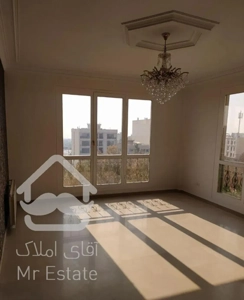 آپارتمان ۱۲۶ متری سه خوابه طبقه ی چهارم