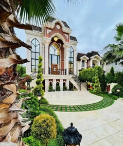 کاخ ویلا ۷۰۰ متری نما انگلیسی استخرداخلی شهرکی