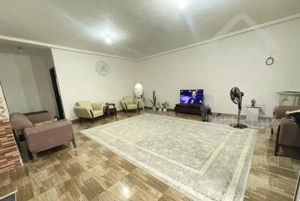 ویلا ۳۰۰متر با ۱۰۰متر بنا نوساز داخل شهر