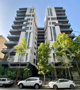 ۲۰۰ متر /سه خواب / بلوار ۲۴ متری