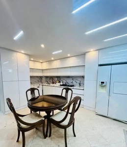 ۱۲۶ متر محله اعیان نشین/ رستم شیرازی