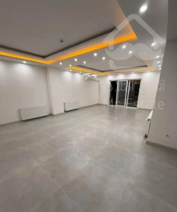 اجاره 135 متری / تک واحدی نوساز / محوطه کاخ