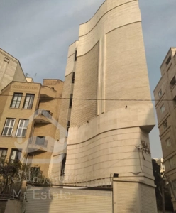 آپارتمان ۱۳۰ متری،طبقه اول کلید نخورده ،دو خوابه