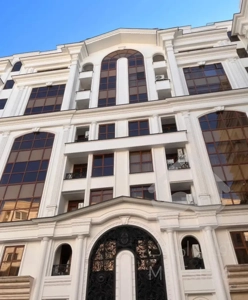 عمارت خانه سفید ۱۳۲ متر ۳ خواب ،۳پارکینگ سندی